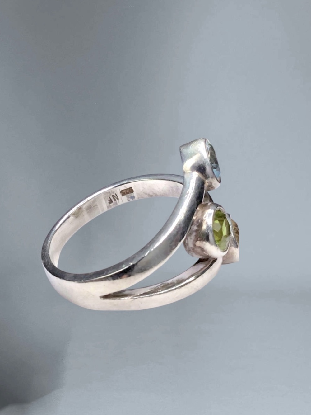 🌺Vintage Sterling & Three Gemstone Ring - Picture 7 of 10